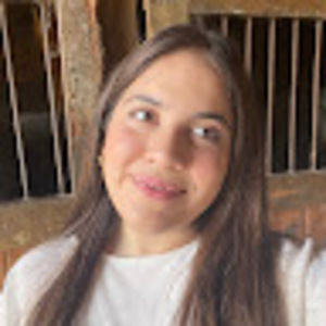 Meet your Posher, Mayra
